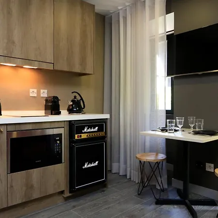 Charm Flats Lägenhet