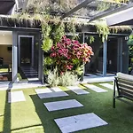 Charm Flats Apartament *